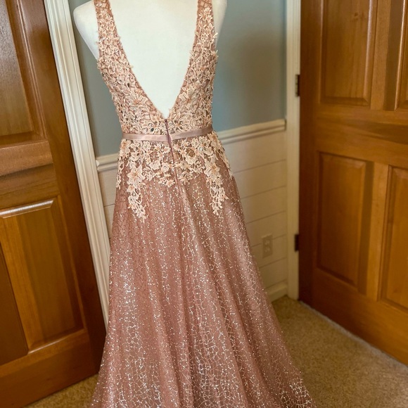 Stunning Andrea & Leo Couture Rose Gold  Sparkle, Embellished Prom Dress Sz 8 - Picture 9 of 15